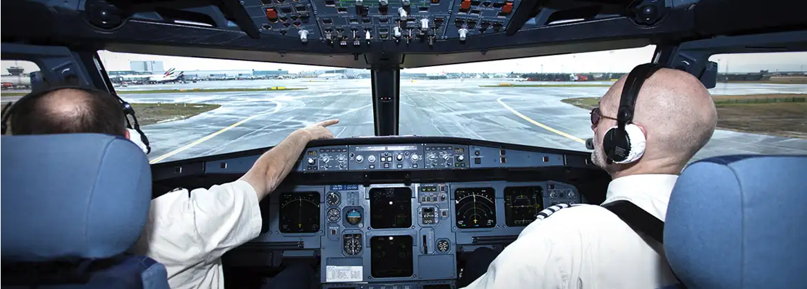 hero image showing two pilots in the cockpit
